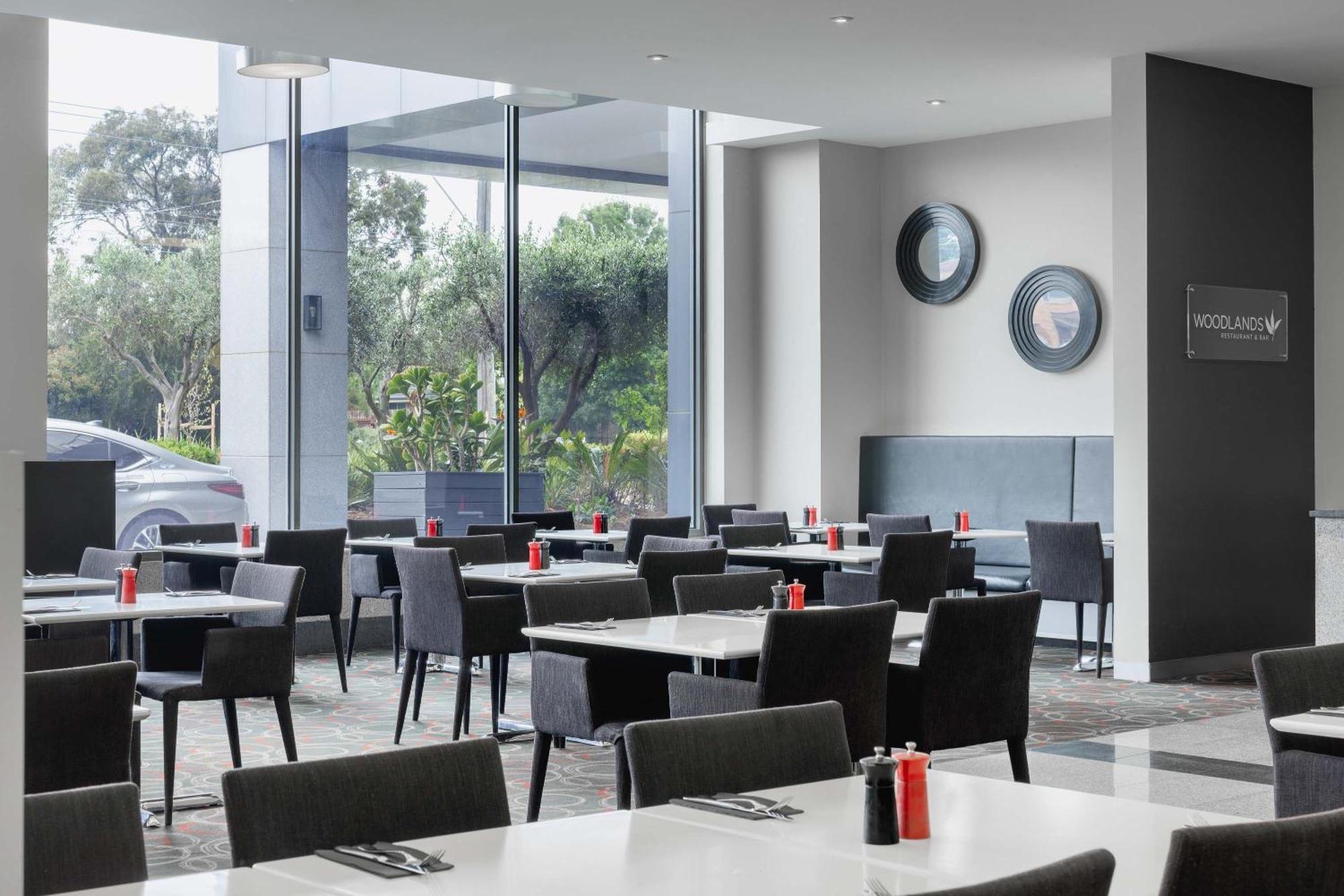 Mantra Melbourne Airport Hotel Екстериор снимка
